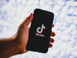 В&nbsp;TikTok появилась функция запрета использования соцсети подростками после 22.00 